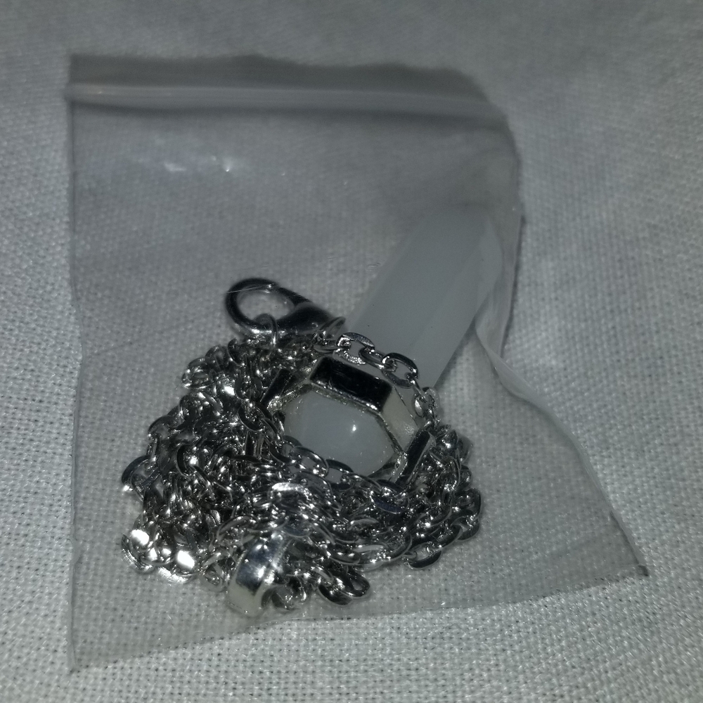 Stone Necklace With Metal Chain - Picture 11 of 13